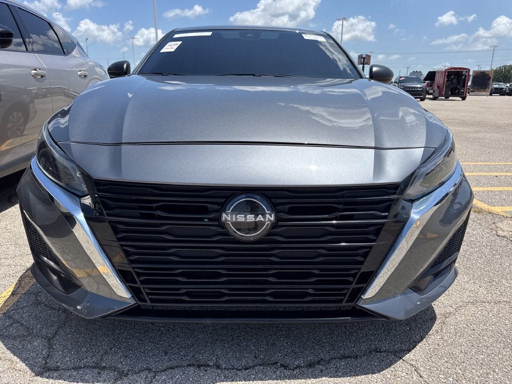 Used 2025 Nissan Altima 2.5 S FWD image 2