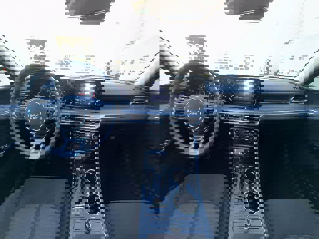 Used 2022 Kia K5 LXS image 15