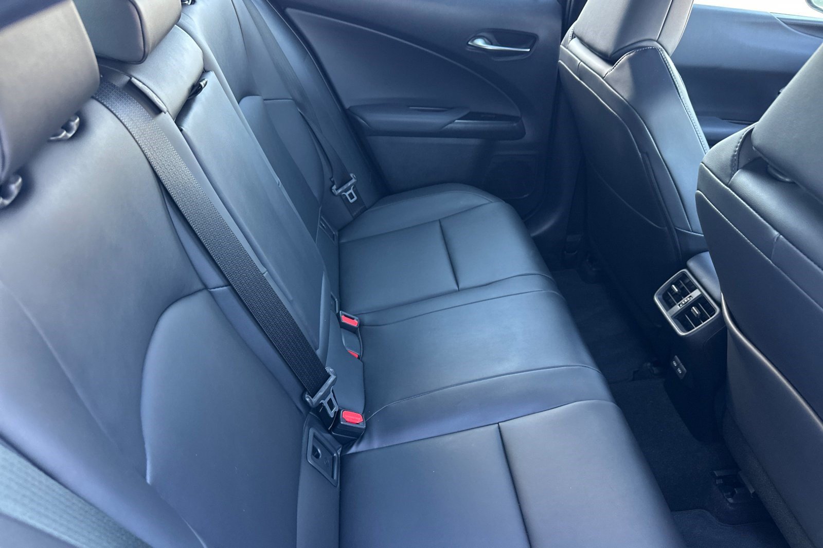 Certified 2026 Lexus UX 300h FWD w/ Accessory Package (Z2) image 33