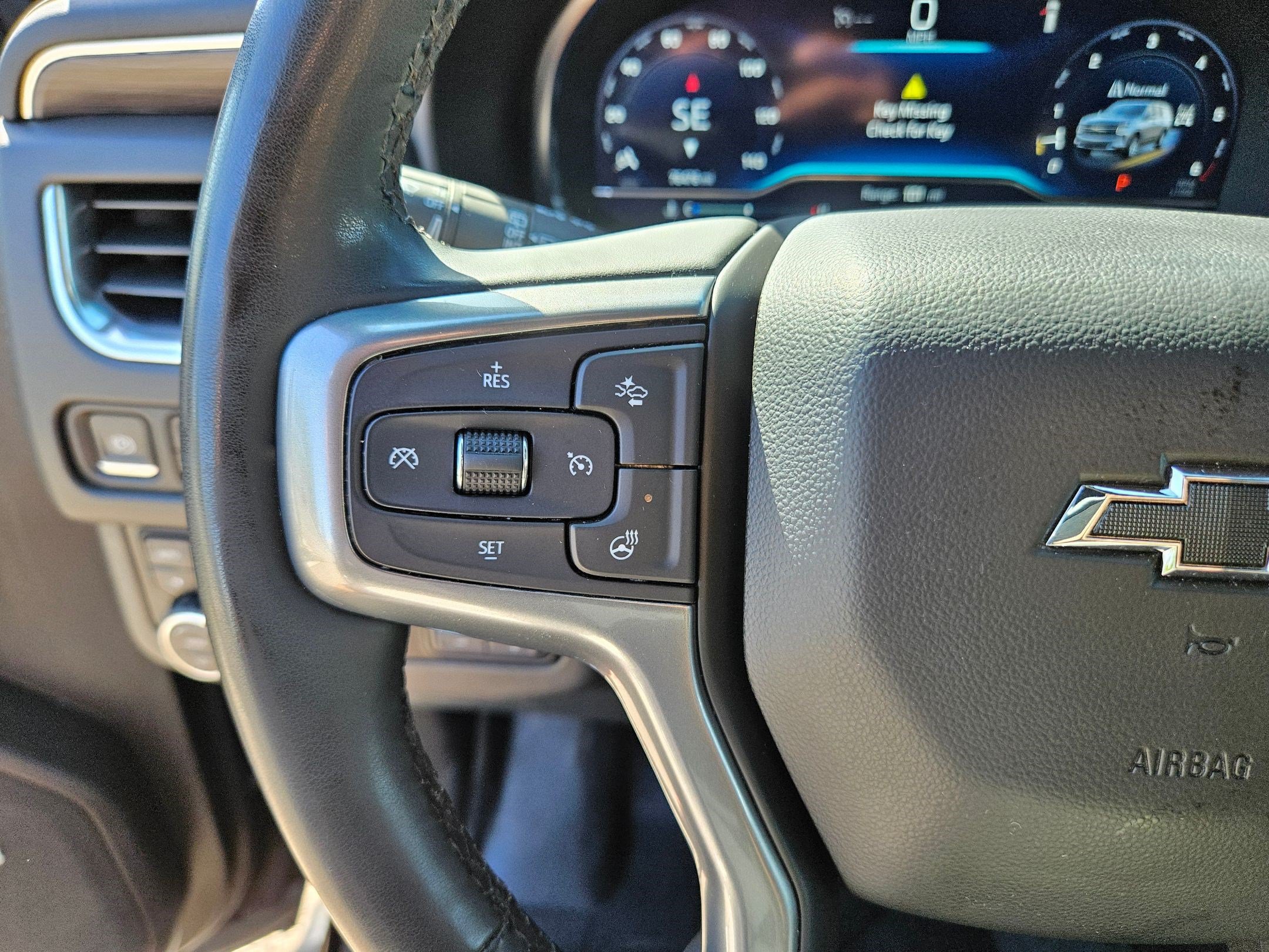Used 2024 Chevrolet Tahoe Z71 w/ Z71 Off-Road Package AWD/4WD image 17