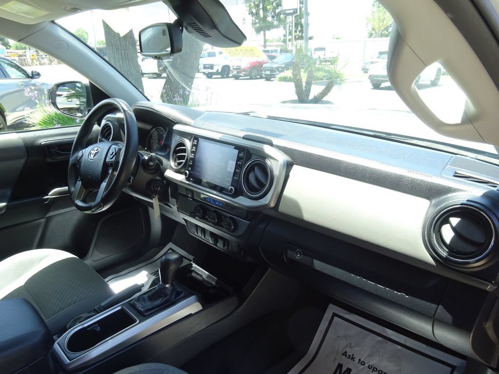 Used 2021 Toyota Tacoma SR5 RWD image 17