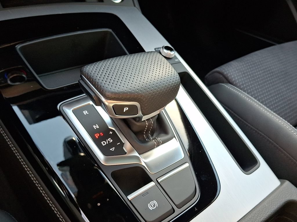Used 2023 Audi Q5 e Premium Plus w/ Premium Plus Package AWD/4WD image 16