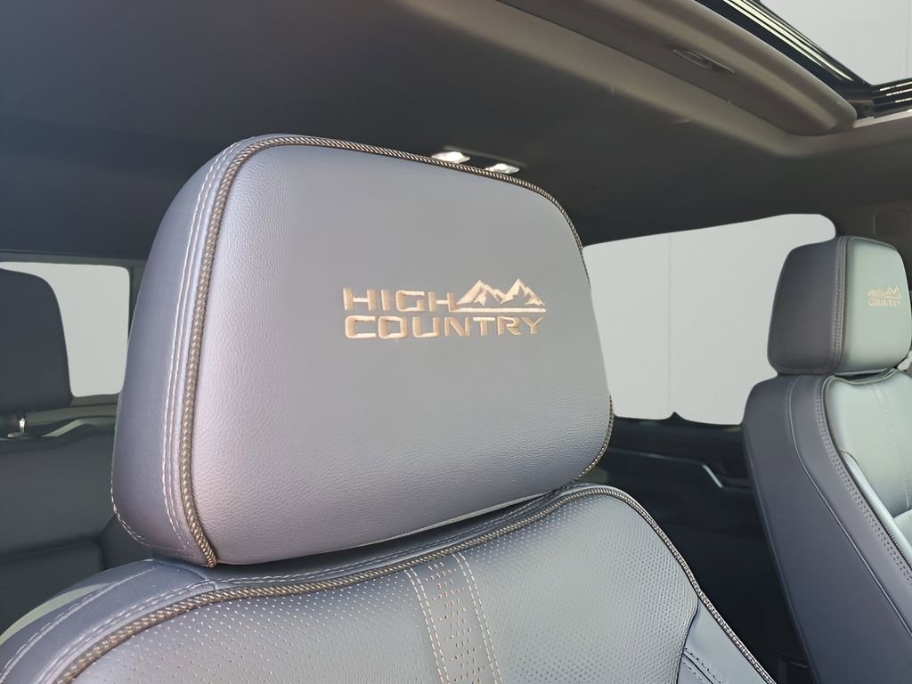 Used 2024 Chevrolet Silverado 2500 High Country w/ Technology Package image 16