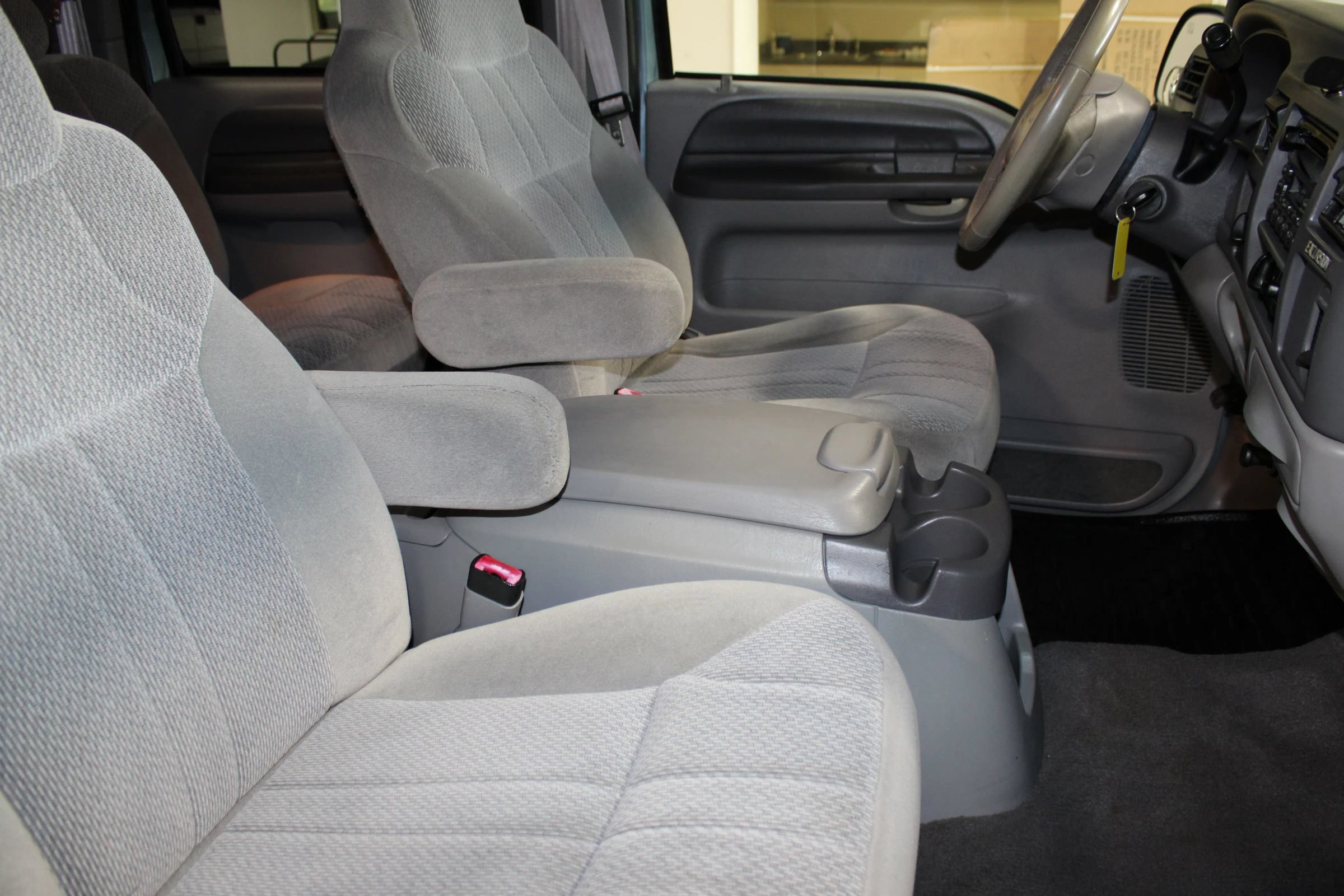 Used 2000 Ford Excursion XLT AWD/4WD image 29