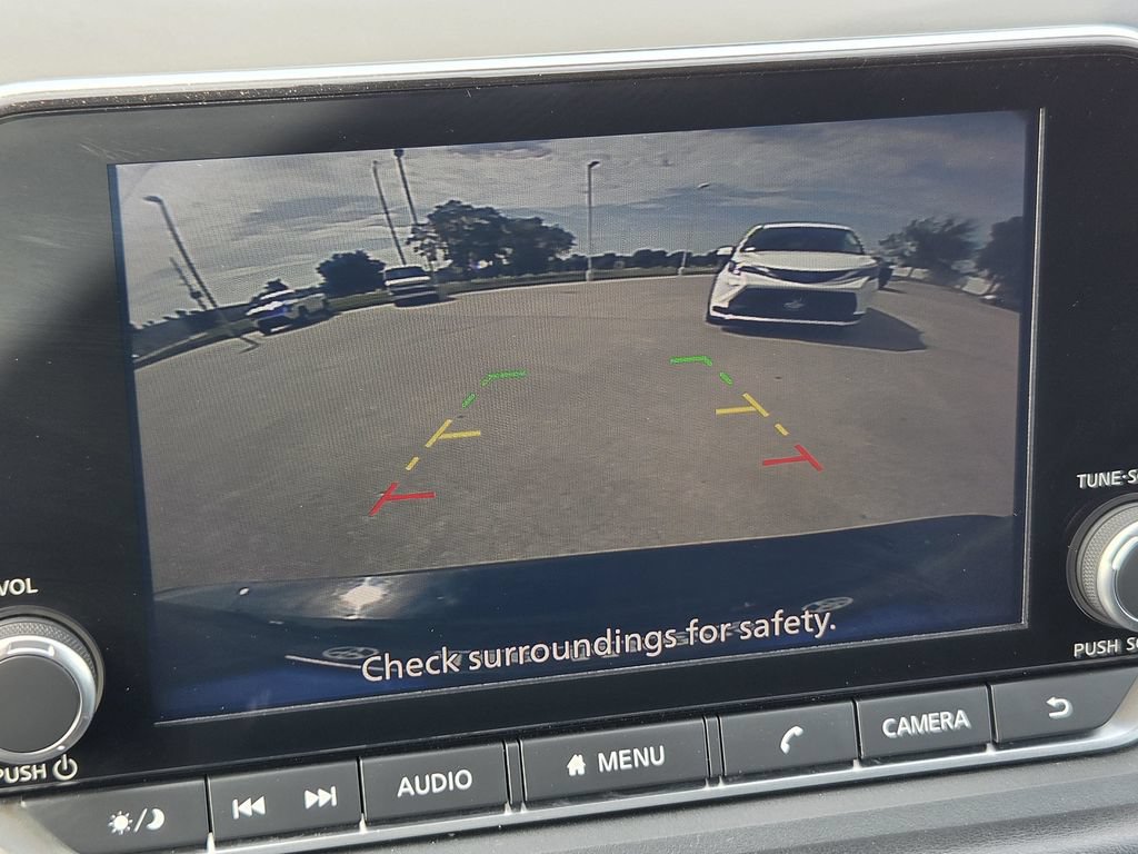 Used 2025 Nissan Rogue SV FWD image 18
