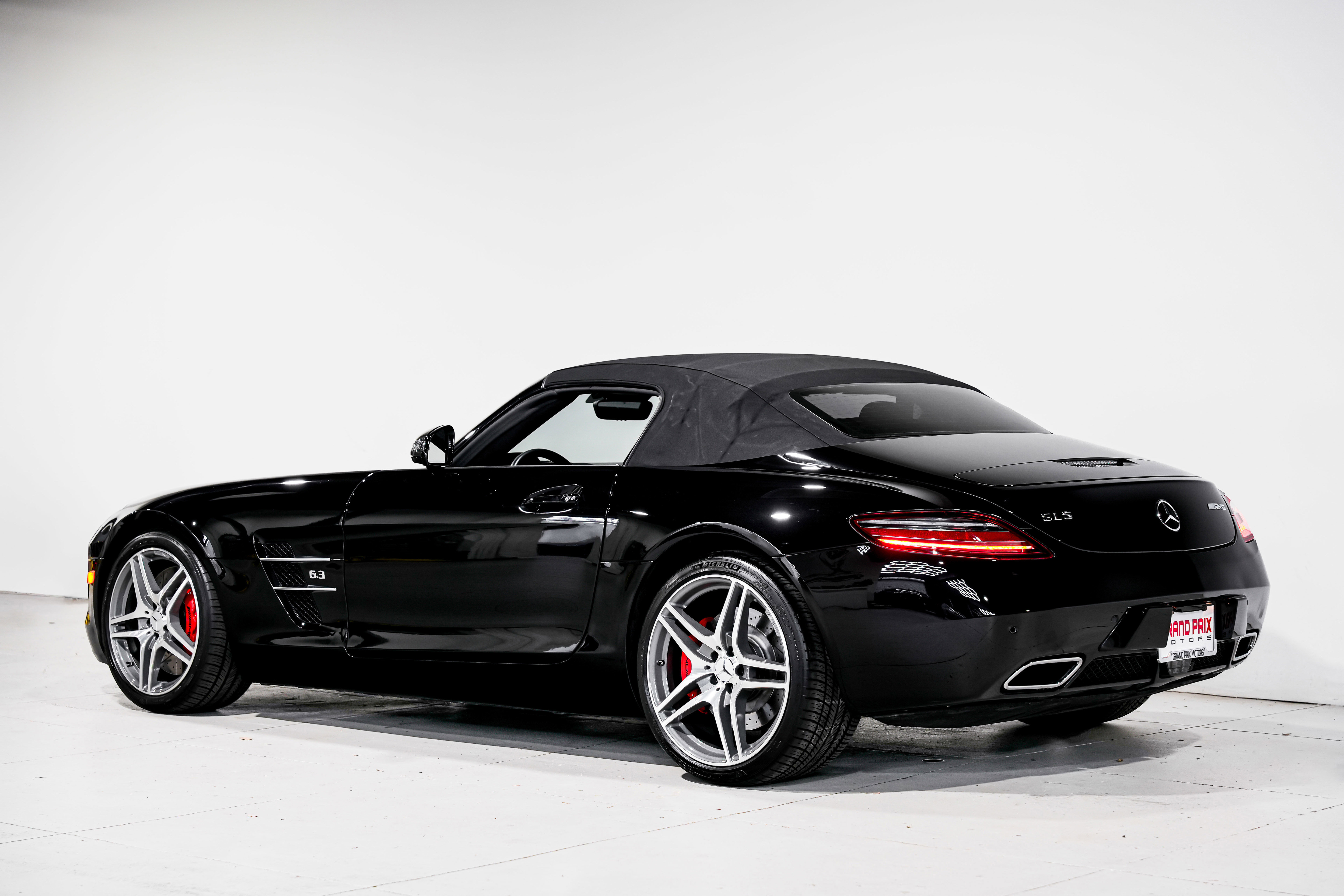 Used 2012 Mercedes-Benz SLS AMG Roadster image 8