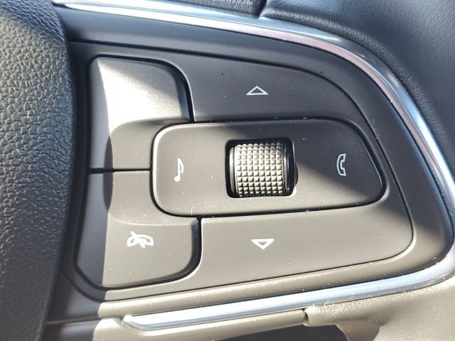 Used 2025 Buick Envista Sport Touring w/ Experience Buick Package image 17