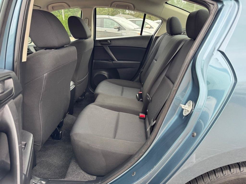 Used 2011 MAZDA MAZDA3 i Sport FWD image 17