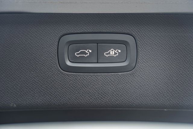 Certified 2023 Volvo XC90 B6 Ultimate w/ Protection Package Premier image 11