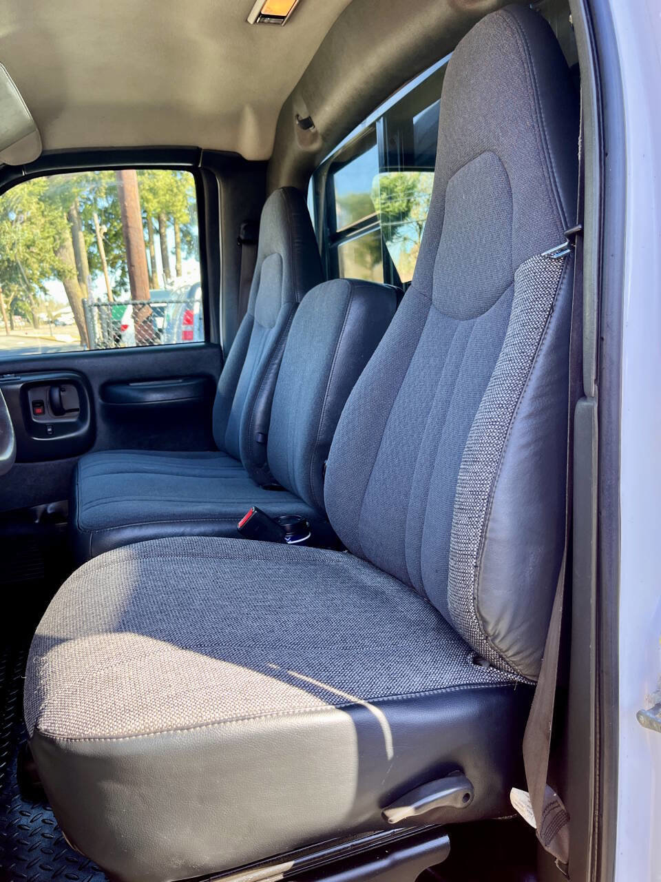 Used 2007 Chevrolet Kodiak C4500 2WD Regular Cab image 17