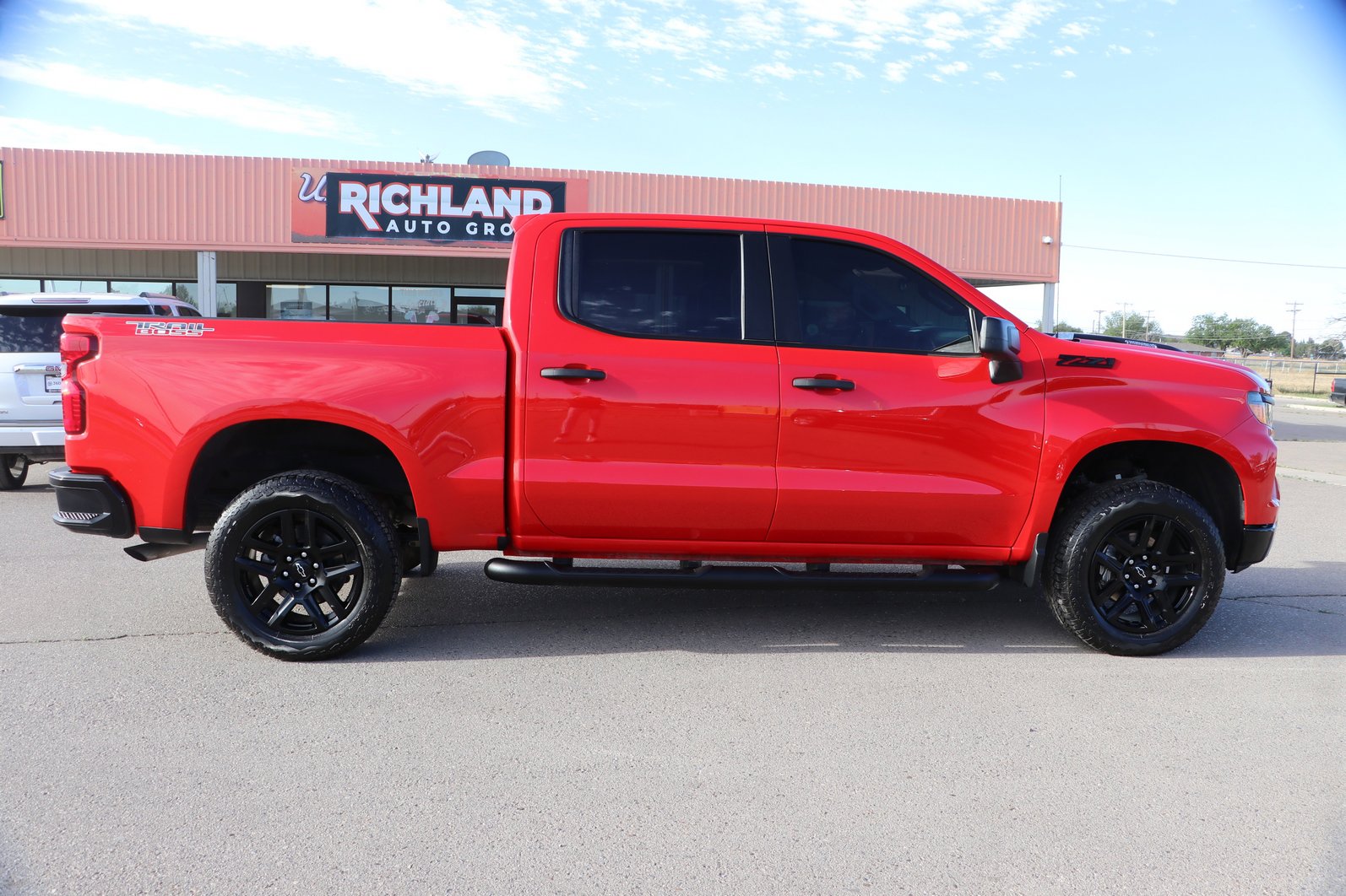 Used 2024 Chevrolet Silverado 1500 Custom Trail Boss w/ Turbomax Blackout Package image 8