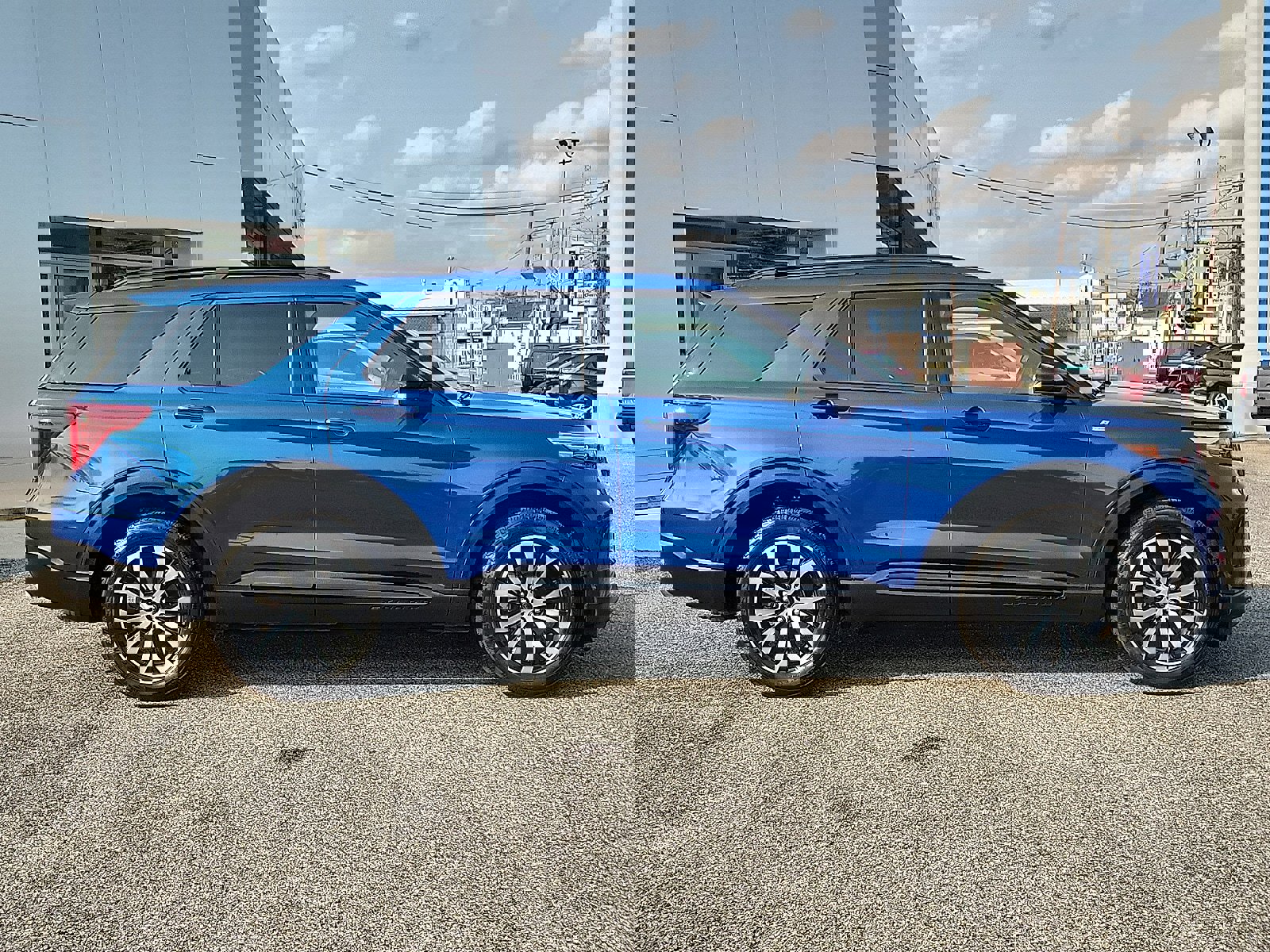 Certified 2022 Ford Explorer ST-Line w/ Class IV Trailer Tow Package AWD/4WD image 7