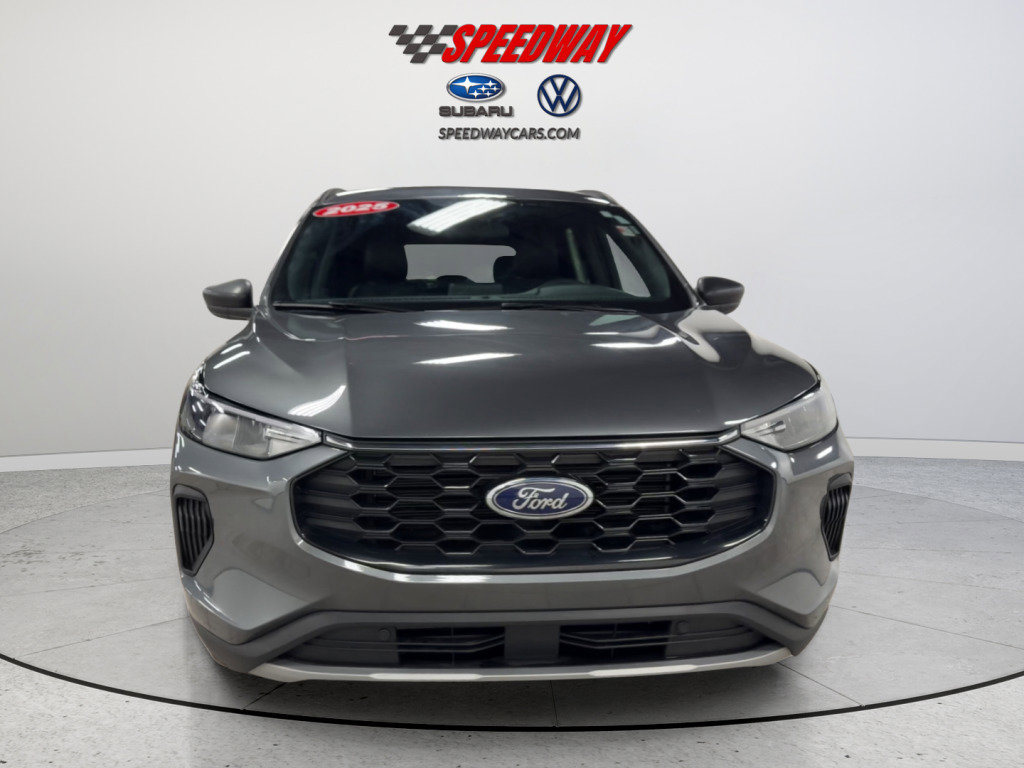 Used 2025 Ford Escape ST-Line AWD/4WD image 3
