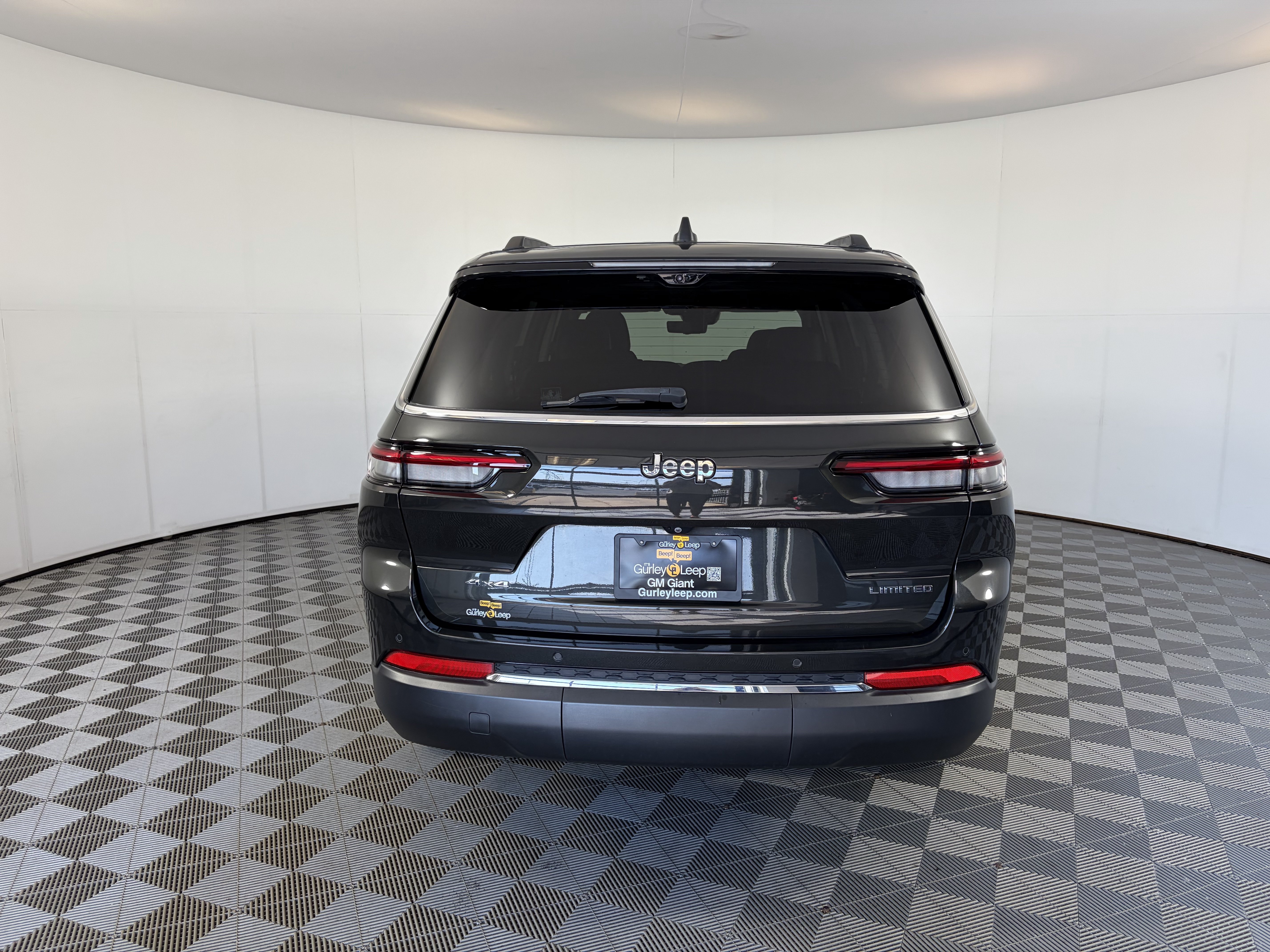 Used 2023 Jeep Grand Cherokee L Limited w/ Luxury Tech Group II AWD/4WD image 10