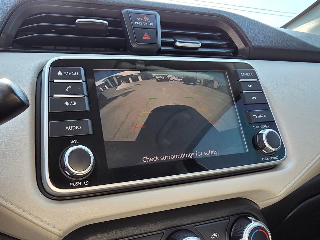 Used 2021 Nissan Versa SV image 16