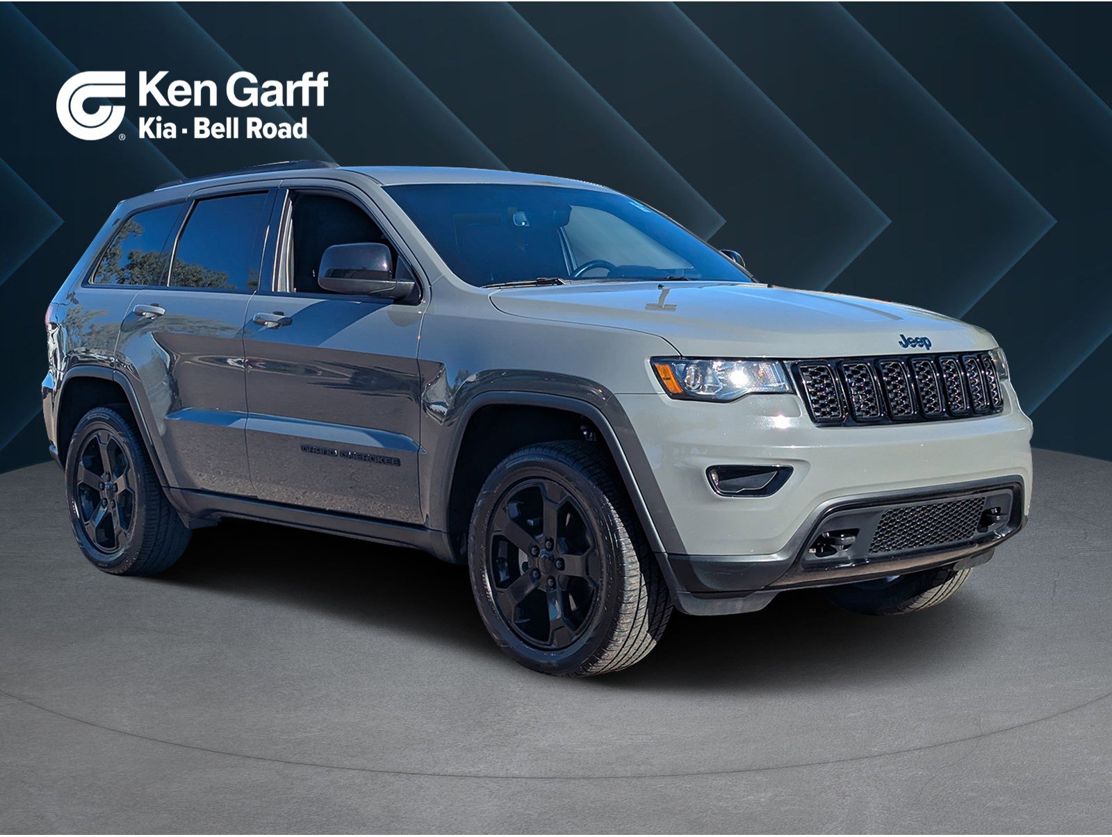 Used 2019 Jeep Grand Cherokee Laredo