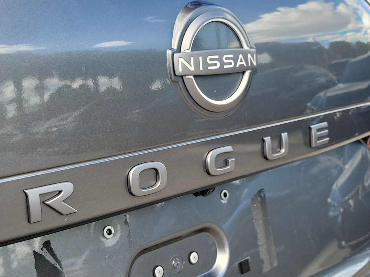 Used 2025 Nissan Rogue SV FWD image 6