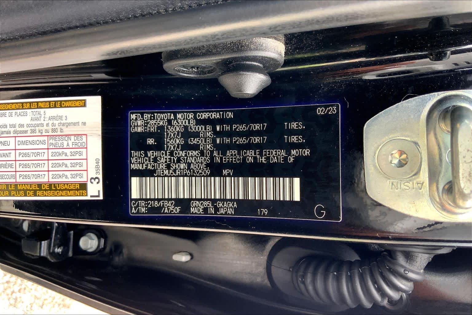 Used 2023 Toyota 4Runner SR5 AWD/4WD image 36