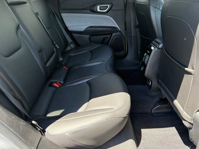 Used 2022 Jeep Compass Latitude AWD/4WD image 16