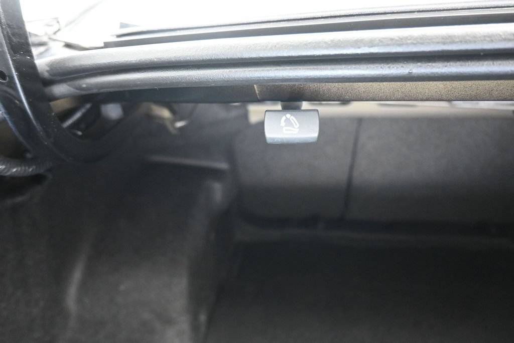 Used 2017 Chevrolet Malibu LT FWD image 42