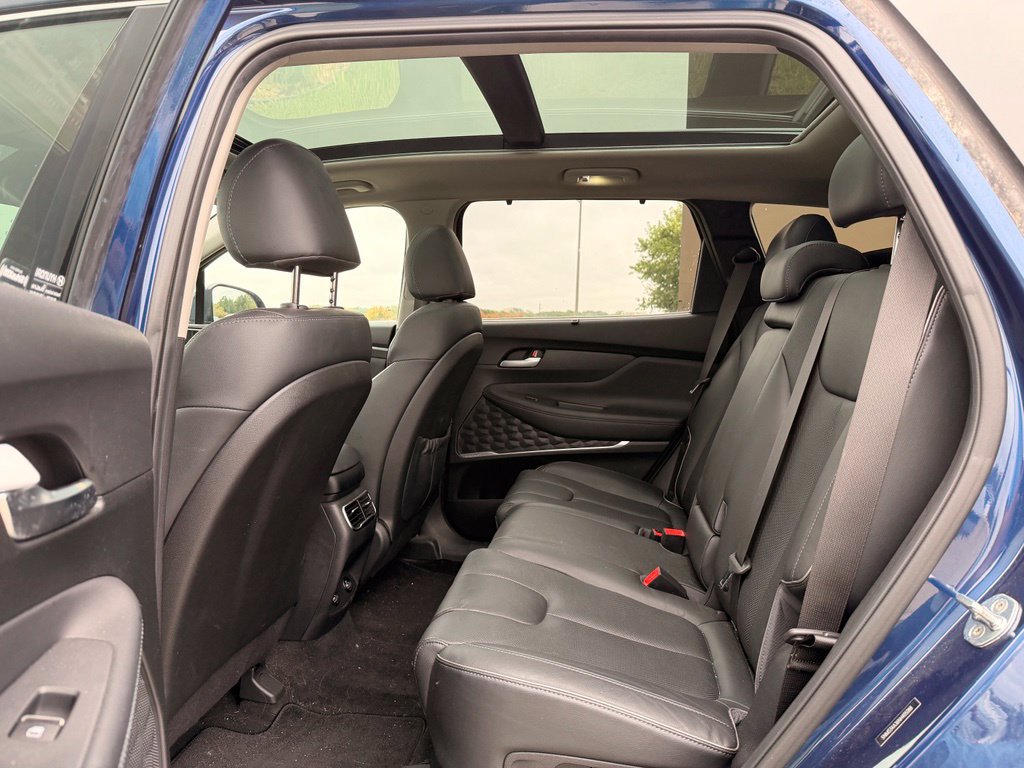 Used 2022 Hyundai Santa Fe SEL w/ Convenience + Premium Package FWD image 5