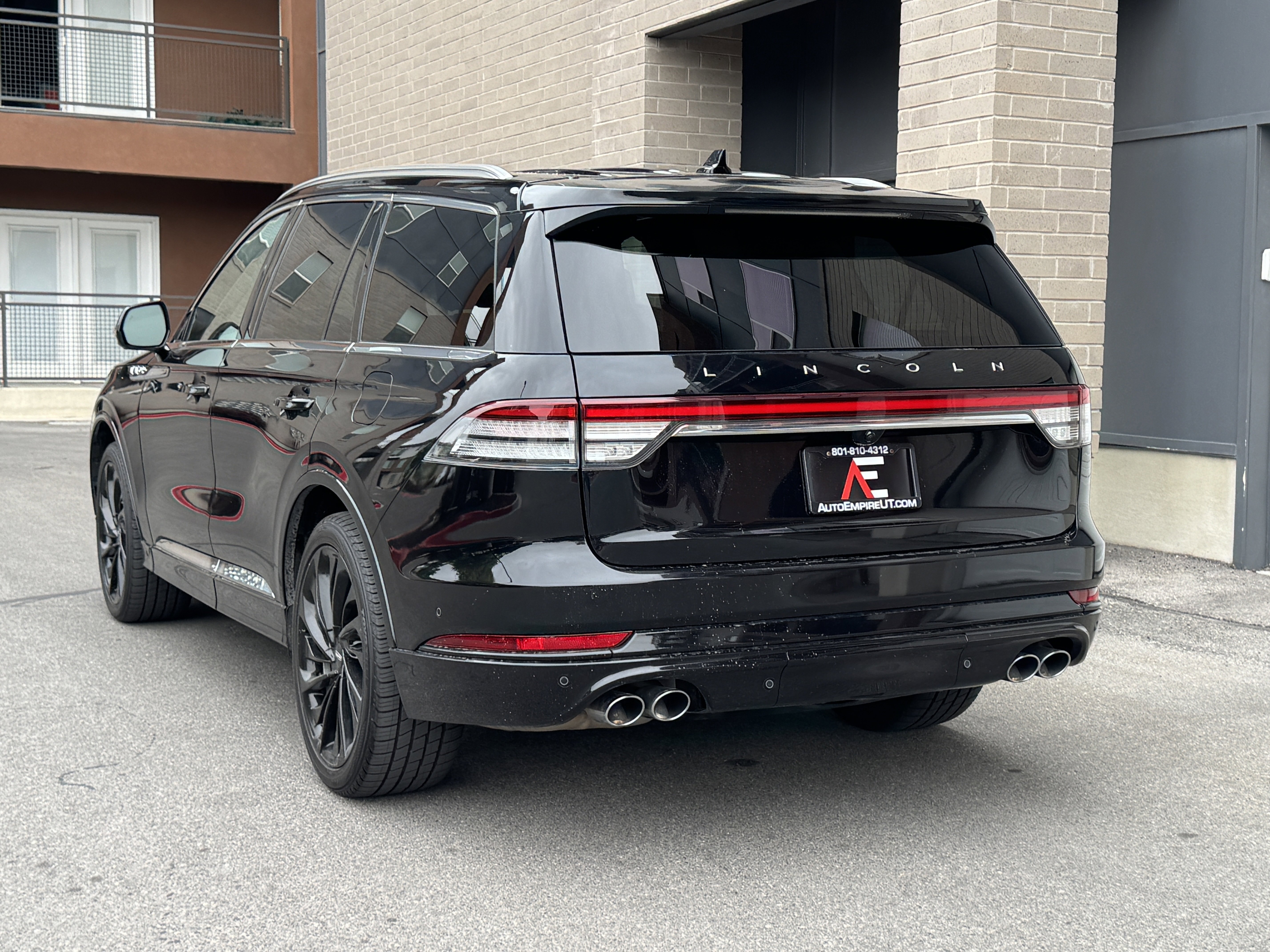 Used 2021 Lincoln Aviator Reserve w/ Equipment Group 208A AWD/4WD image 3