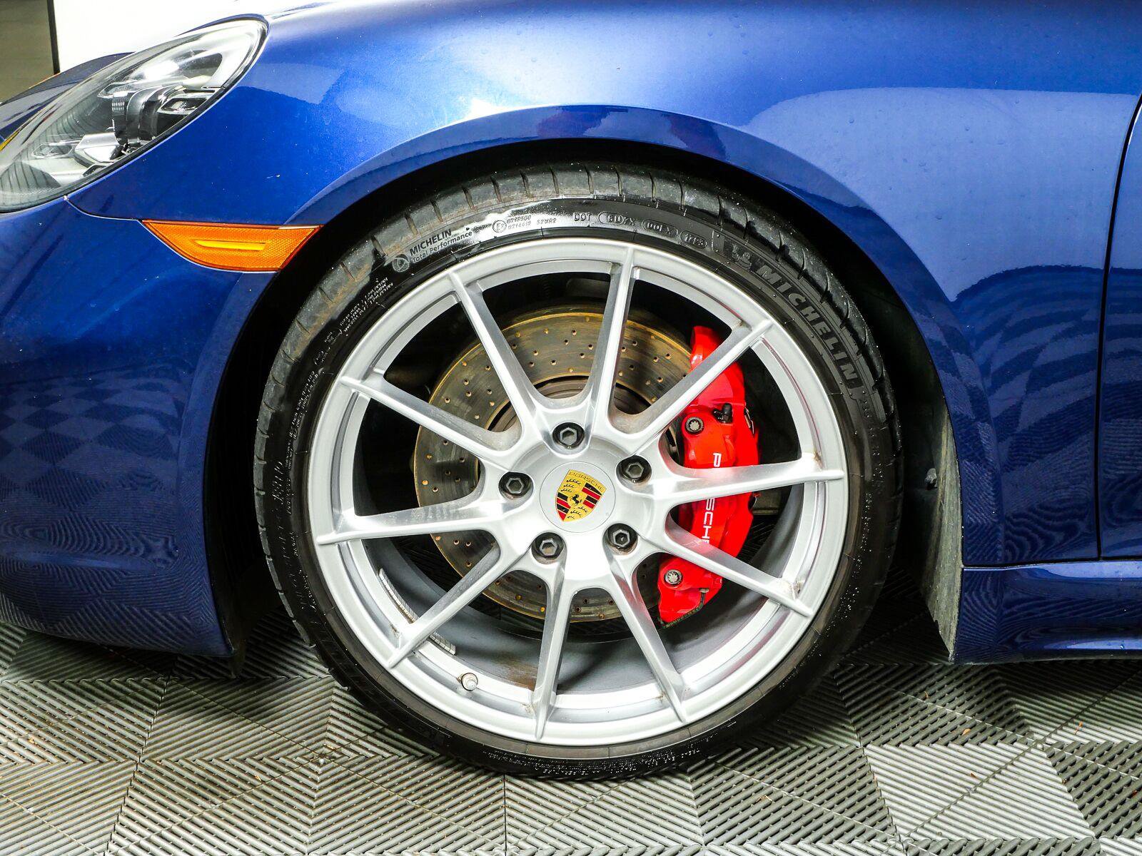 Certified 2024 Porsche 718 Cayman GTS RWD image 32
