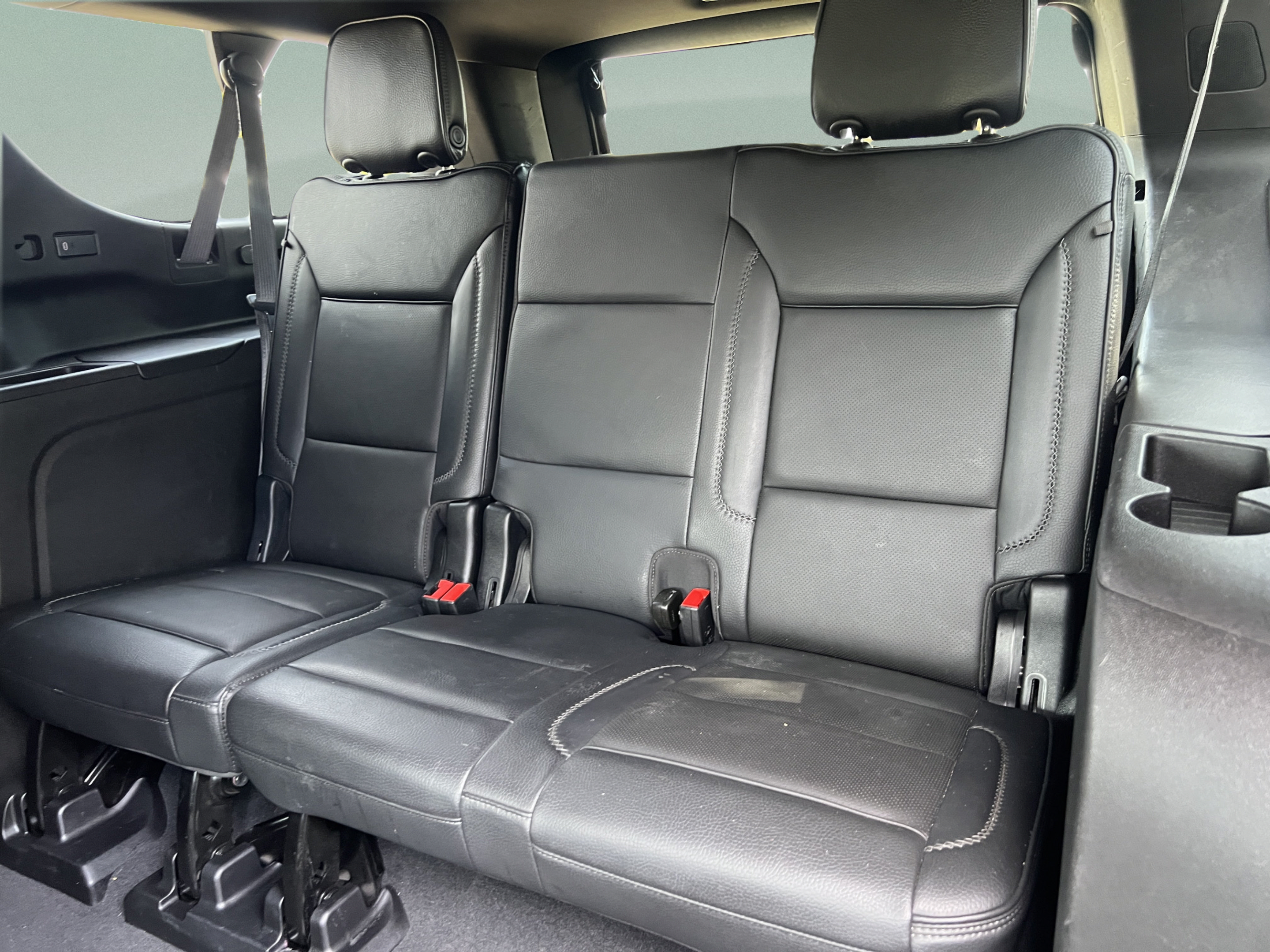 Used 2024 GMC Yukon XL Denali AWD/4WD image 31