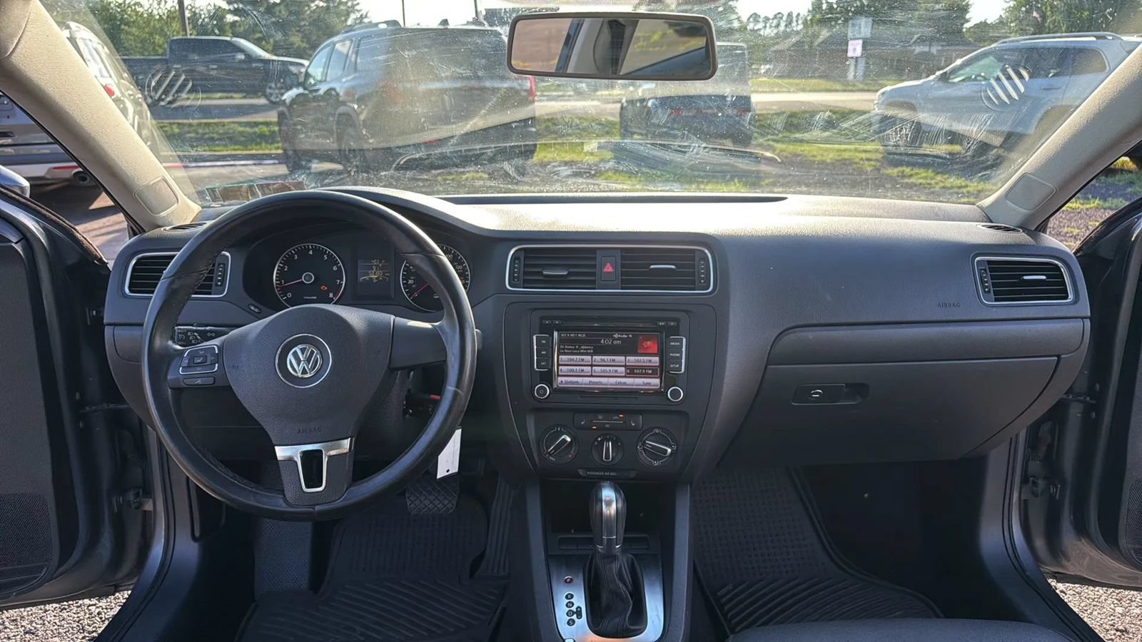 Used 2012 Volkswagen Jetta SE FWD image 13