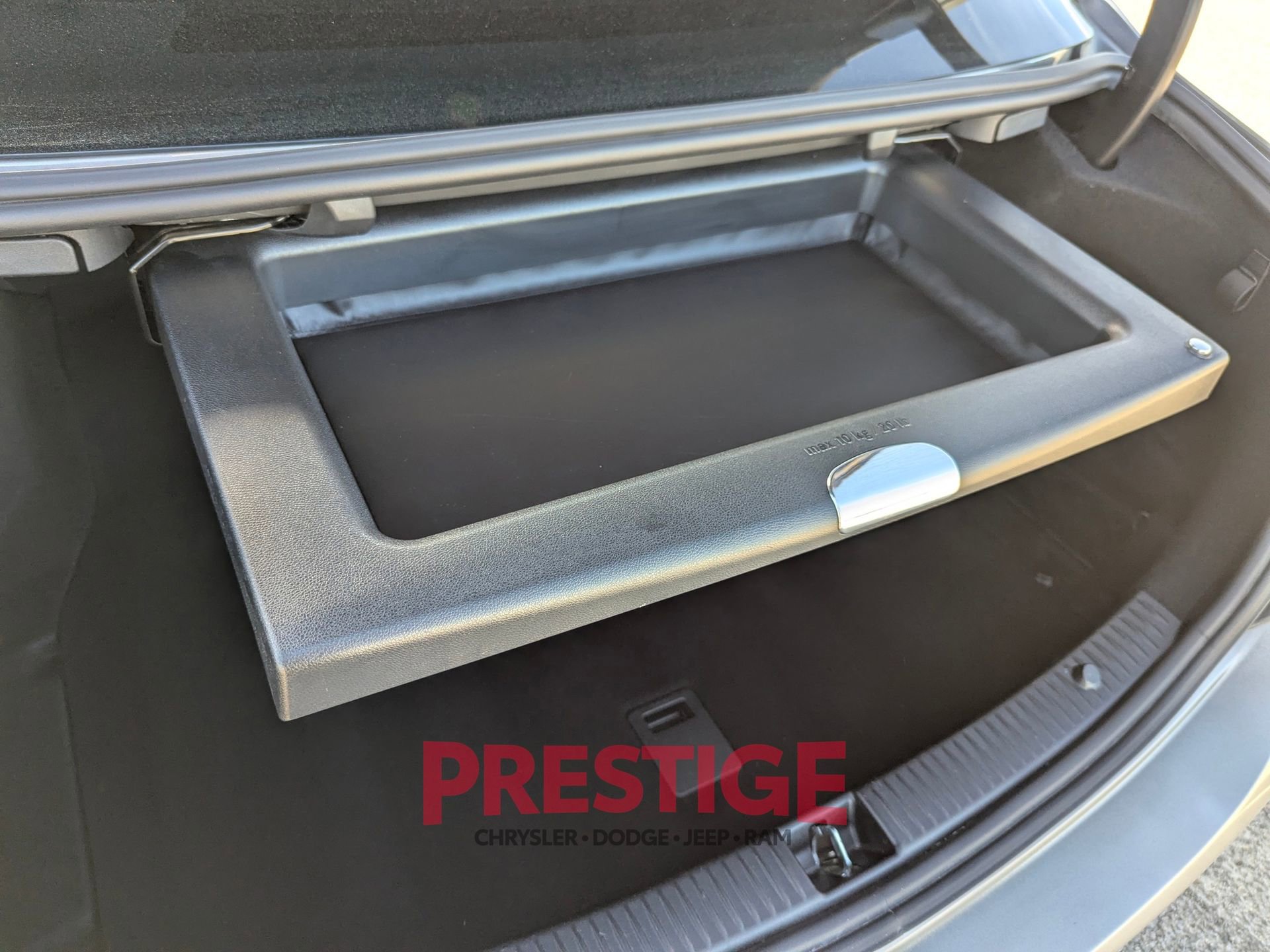 Used 2020 Mercedes-Benz C 300 Sedan image 10