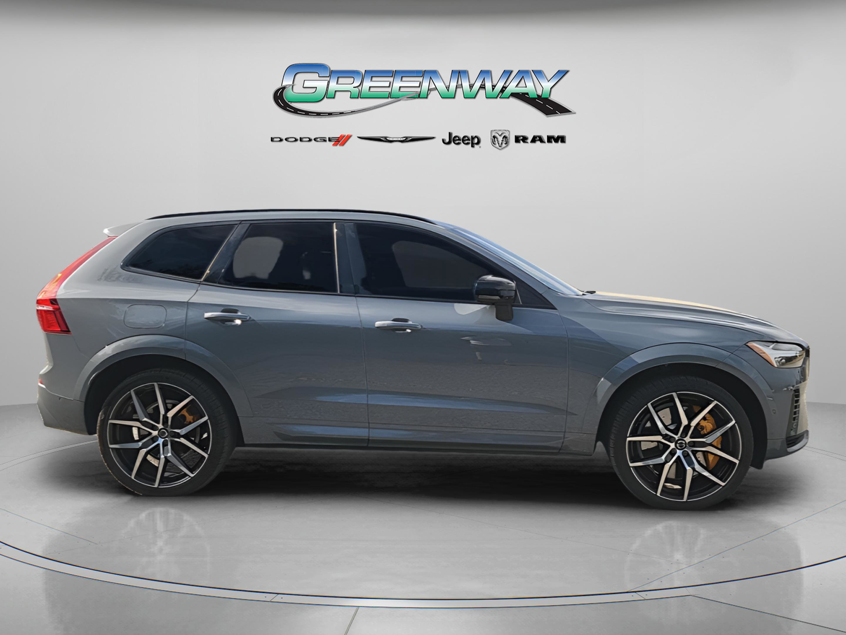 Used 2024 Volvo XC60 T8 Polestar w/ Protection Package Premier image 4