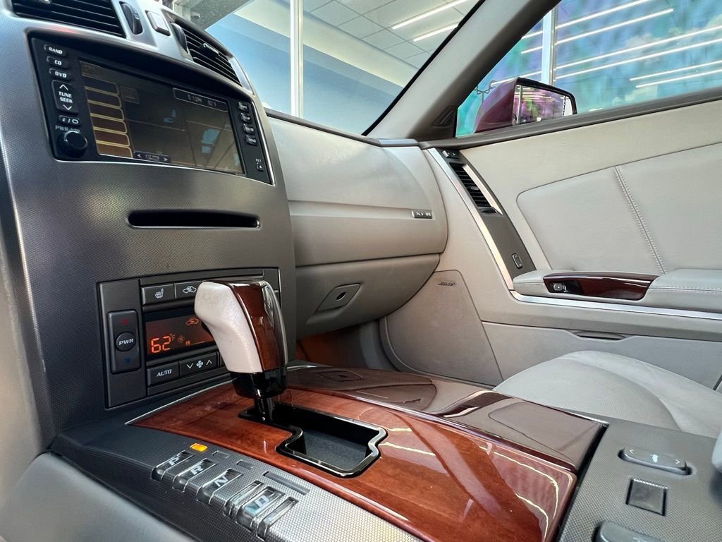 Used 2005 Cadillac XLR Base image 53