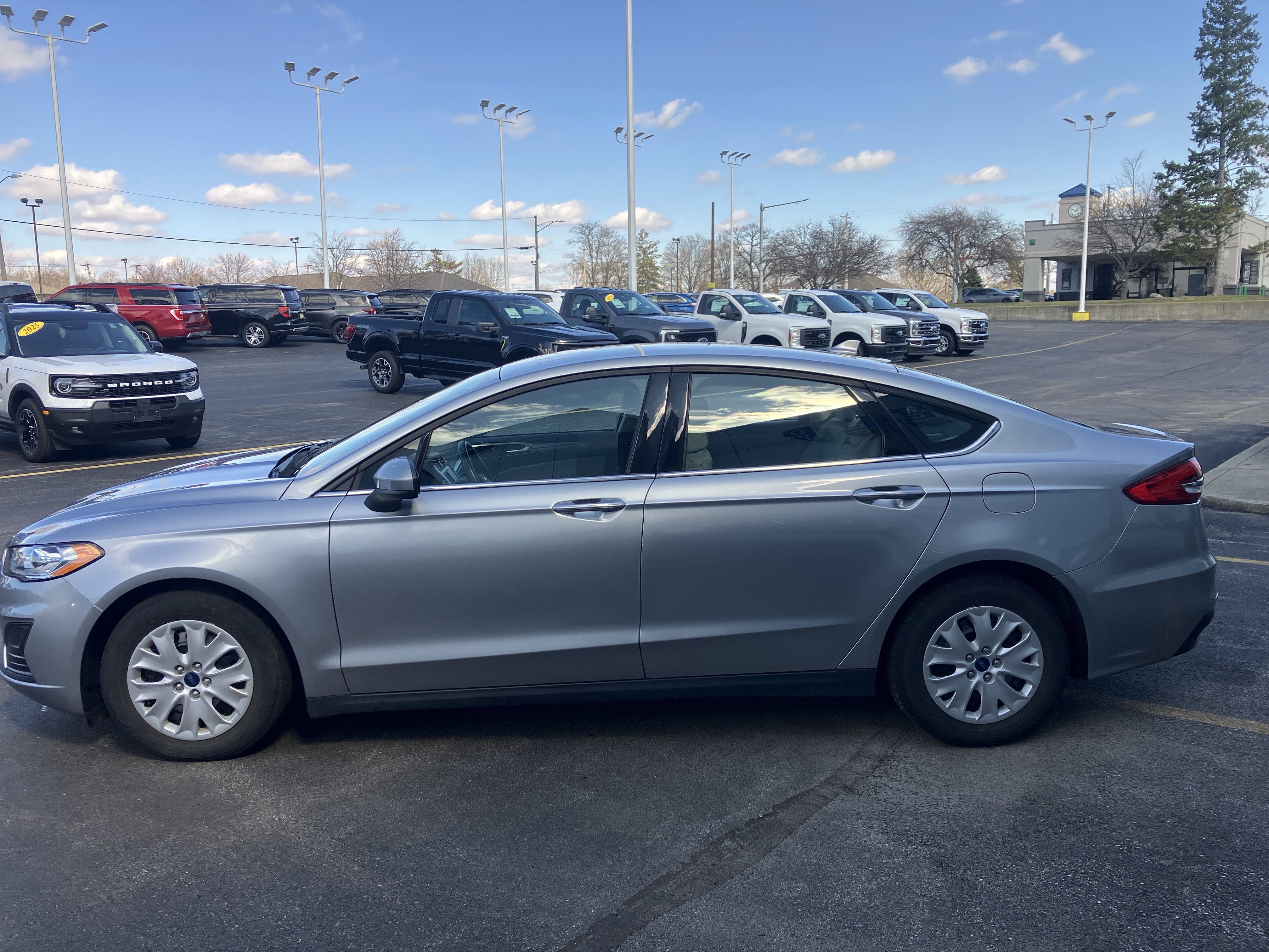 Used 2020 Ford Fusion S image 4