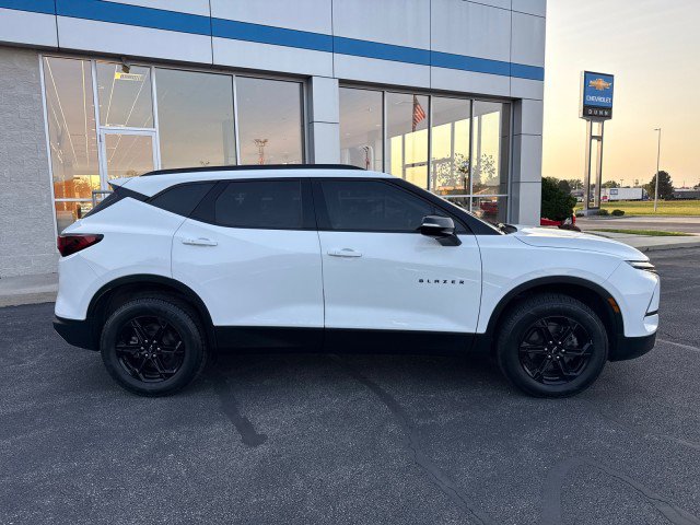 Used 2024 Chevrolet Blazer LT w/ Midnight/Sport Edition image 2