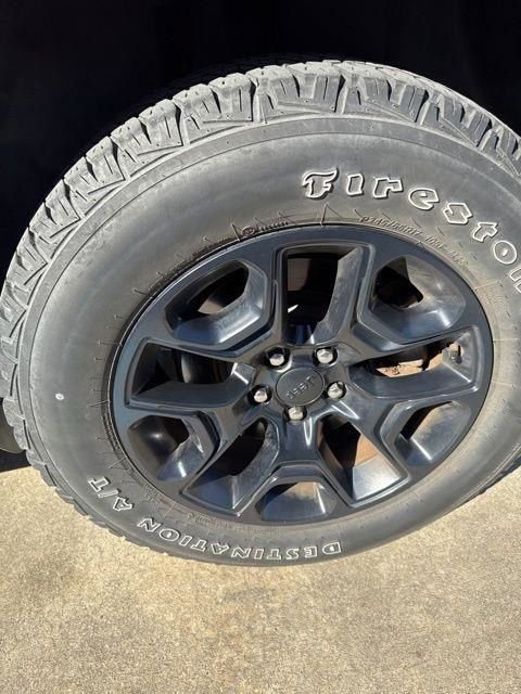 Used 2021 Jeep Cherokee Trailhawk image 17