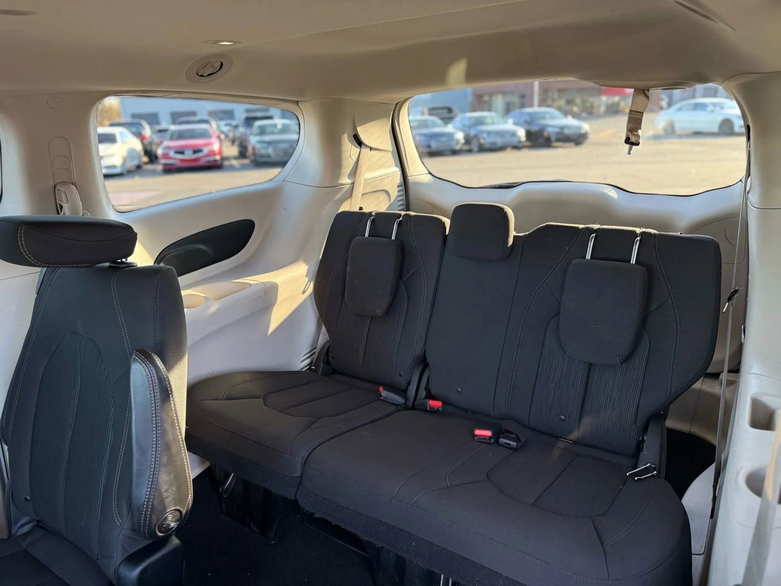 Used 2019 Chrysler Pacifica Touring Plus w/ Advanced Safetytec Group image 14