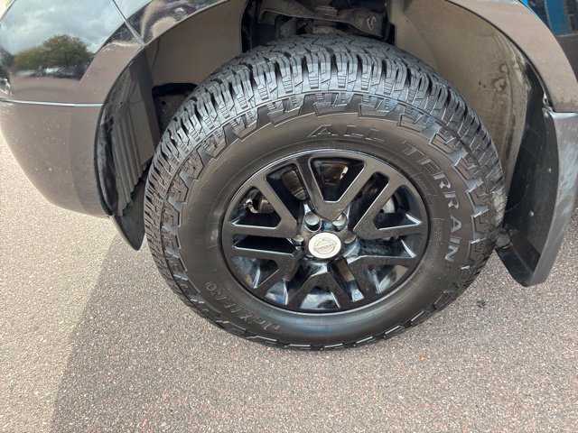 Used 2015 Nissan Frontier SV AWD/4WD image 9