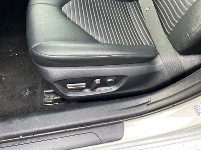 Used 2024 Toyota Camry SE image 42