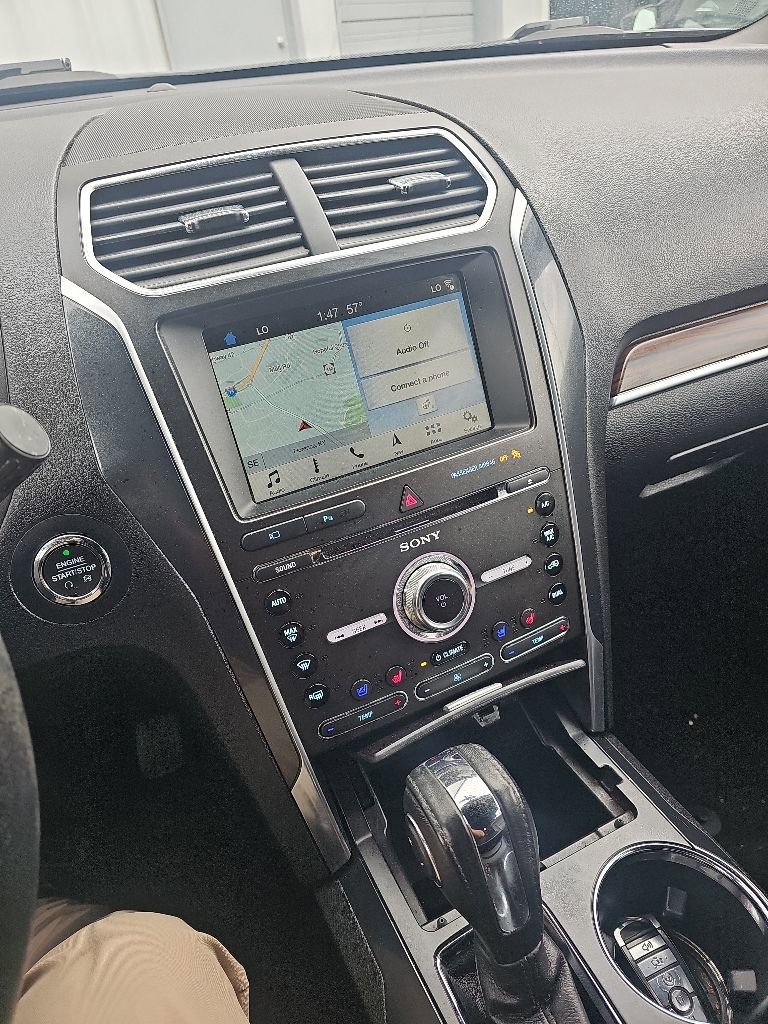 Used 2018 Ford Explorer Limited AWD/4WD image 7