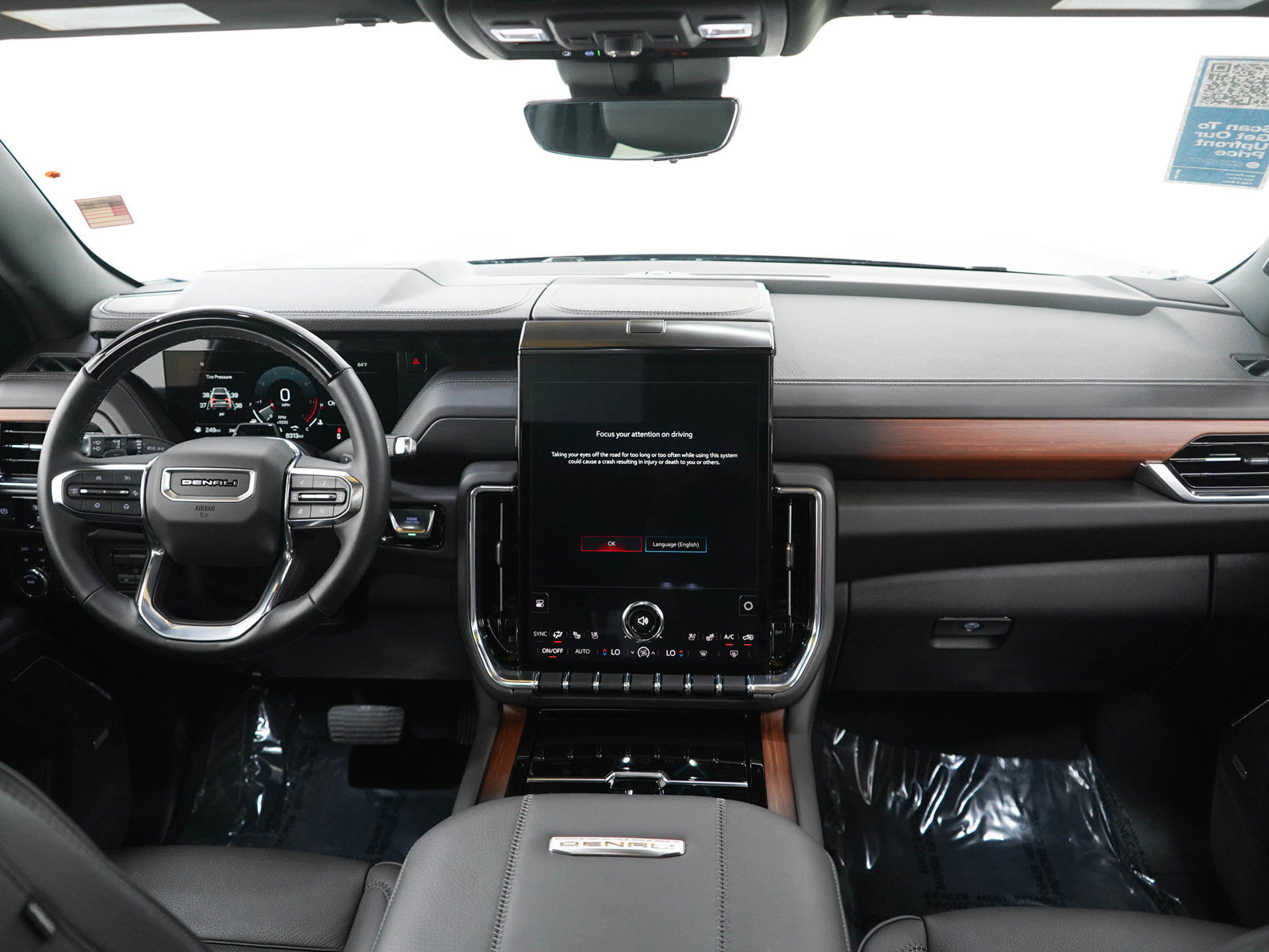 Used 2025 GMC Yukon Denali w/ Denali Reserve Package AWD/4WD image 14