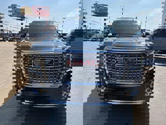 Used 2024 GMC Yukon Denali w/ Advanced Technology Package image 2