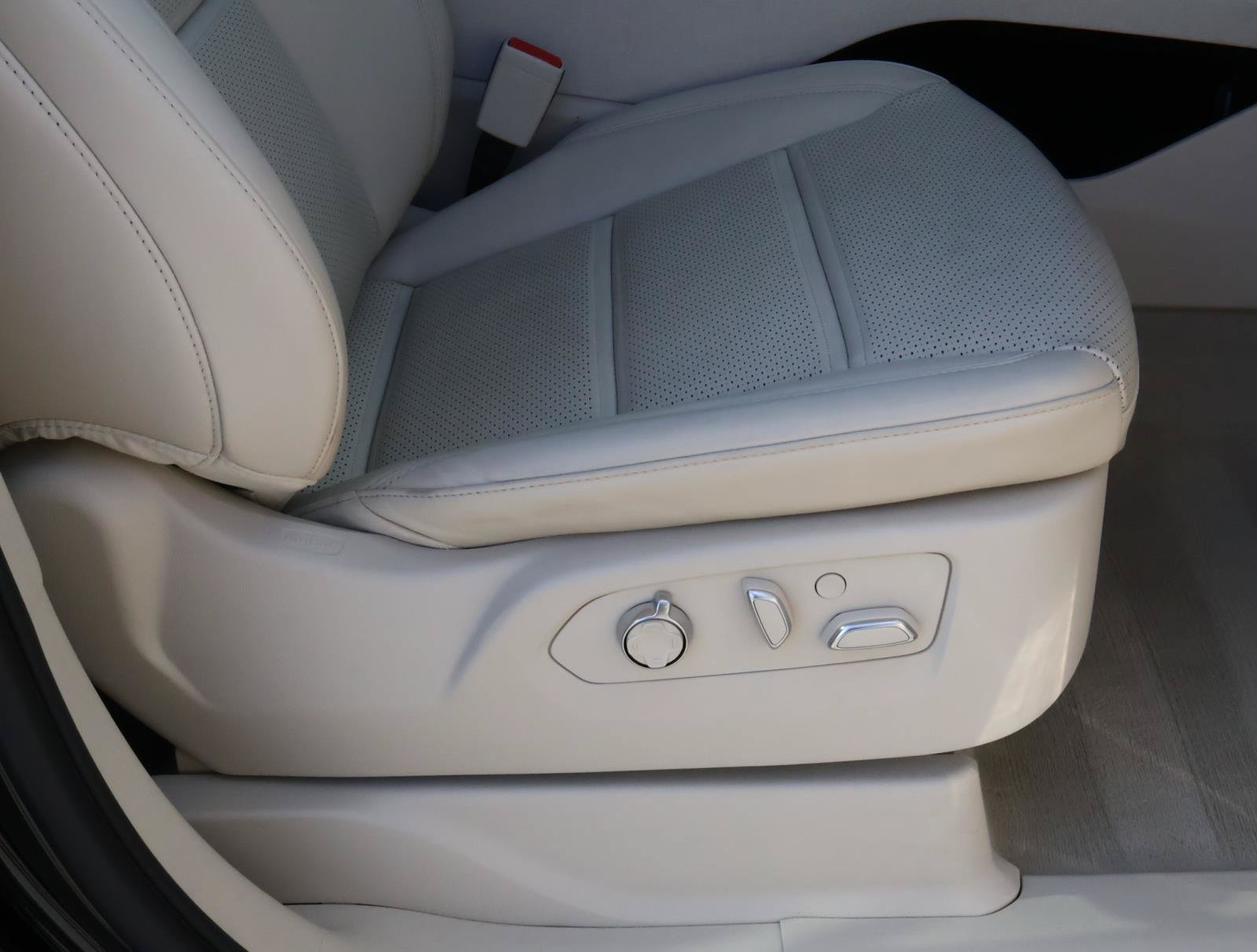 Used 2023 Cadillac Escalade Sport Platinum AWD/4WD image 22