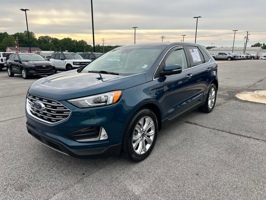 Used 2020 Ford Edge Titanium FWD image 3