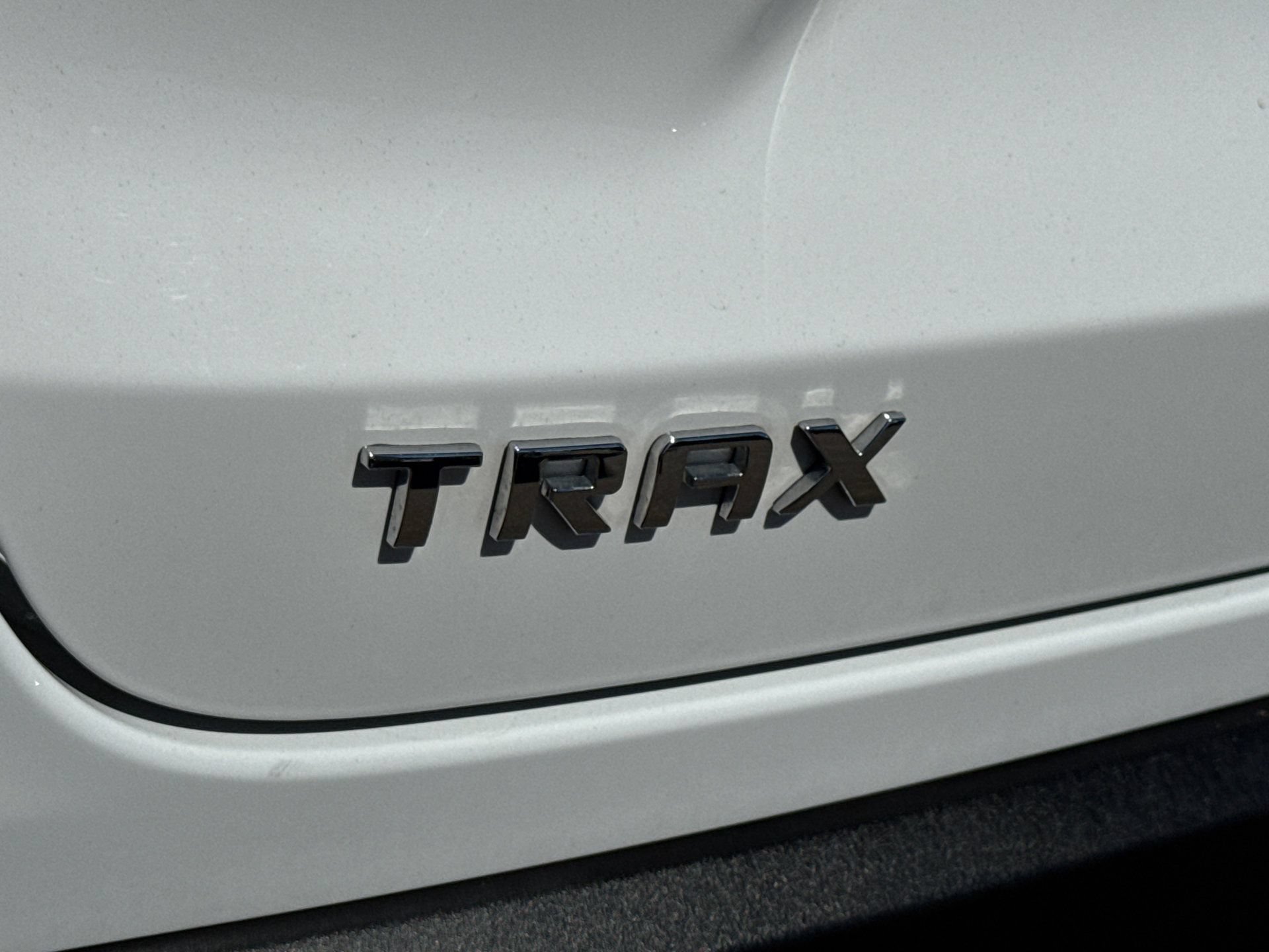 Used 2024 Chevrolet Trax LS w/ LS Convenience Package FWD image 10