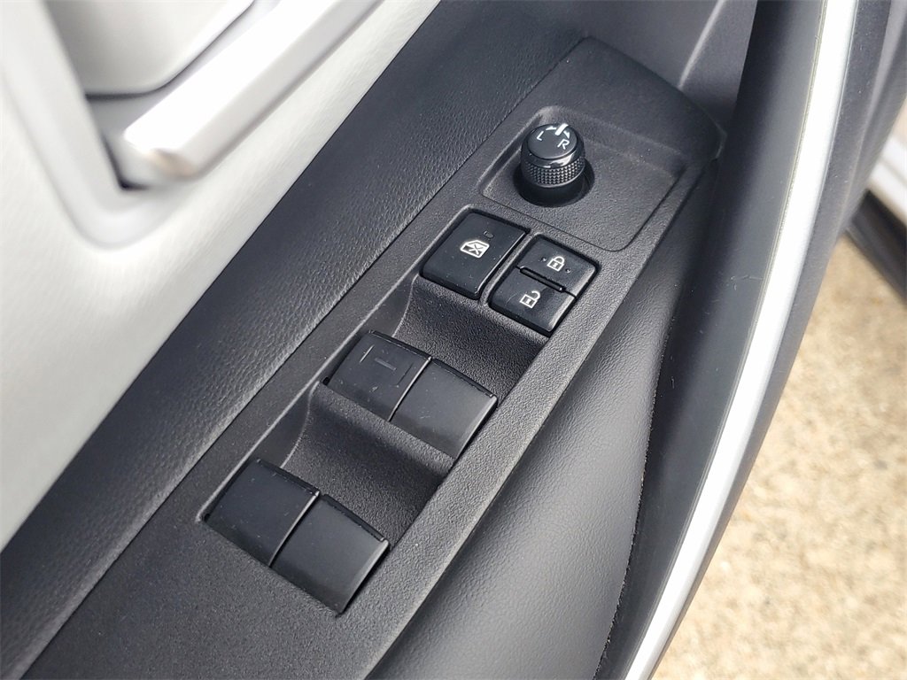 Used 2024 Toyota Corolla SE image 19