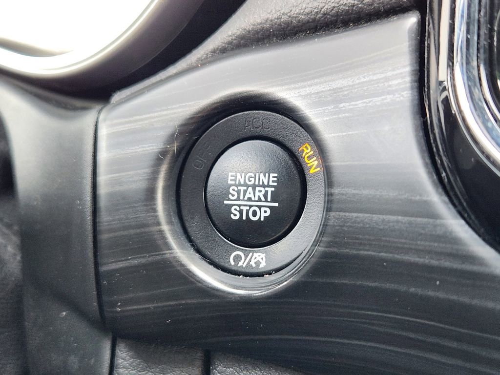 Used 2021 Jeep Grand Cherokee Laredo X image 26