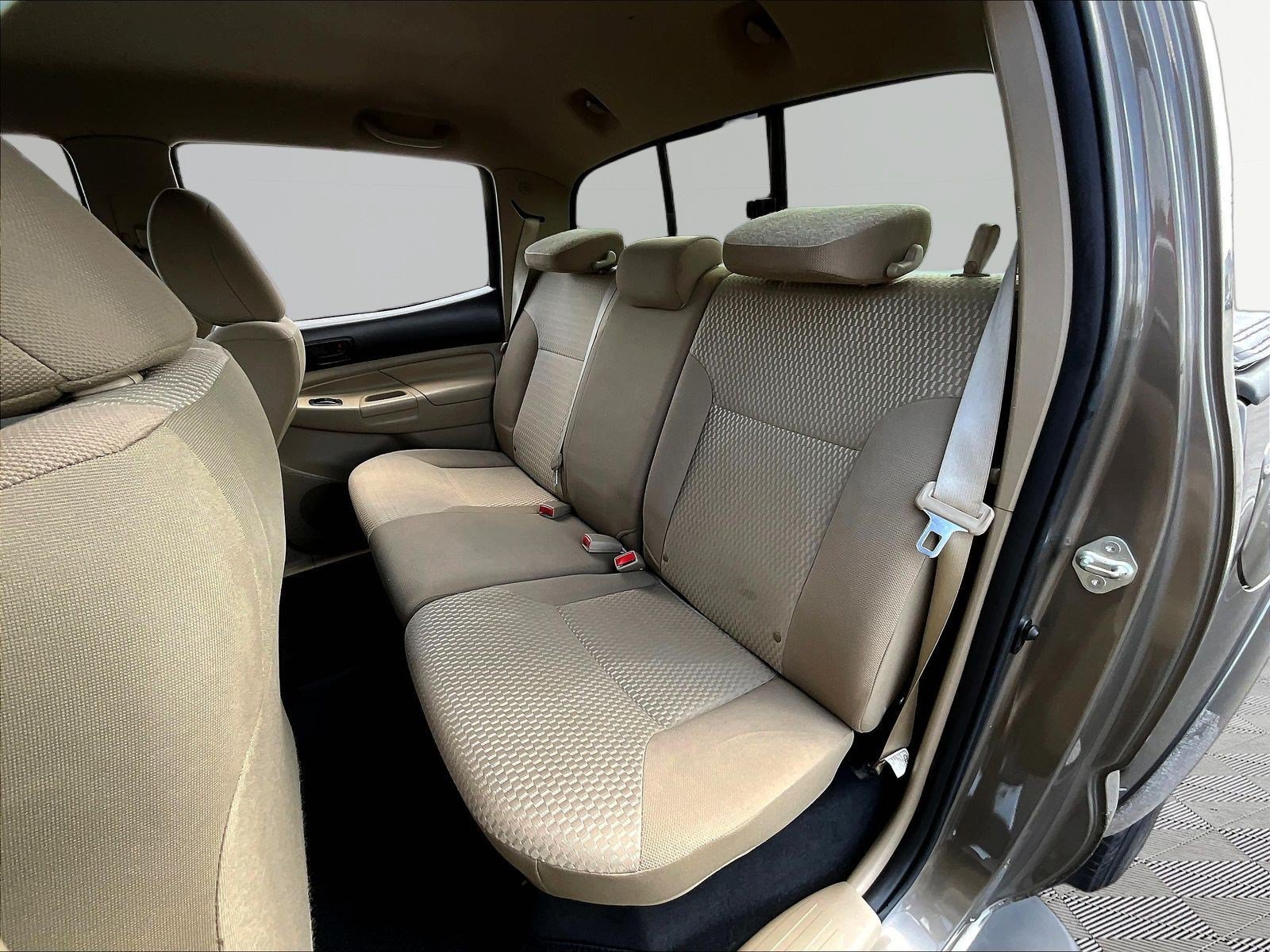 Used 2015 Toyota Tacoma PreRunner w/ SR5 Package RWD image 22