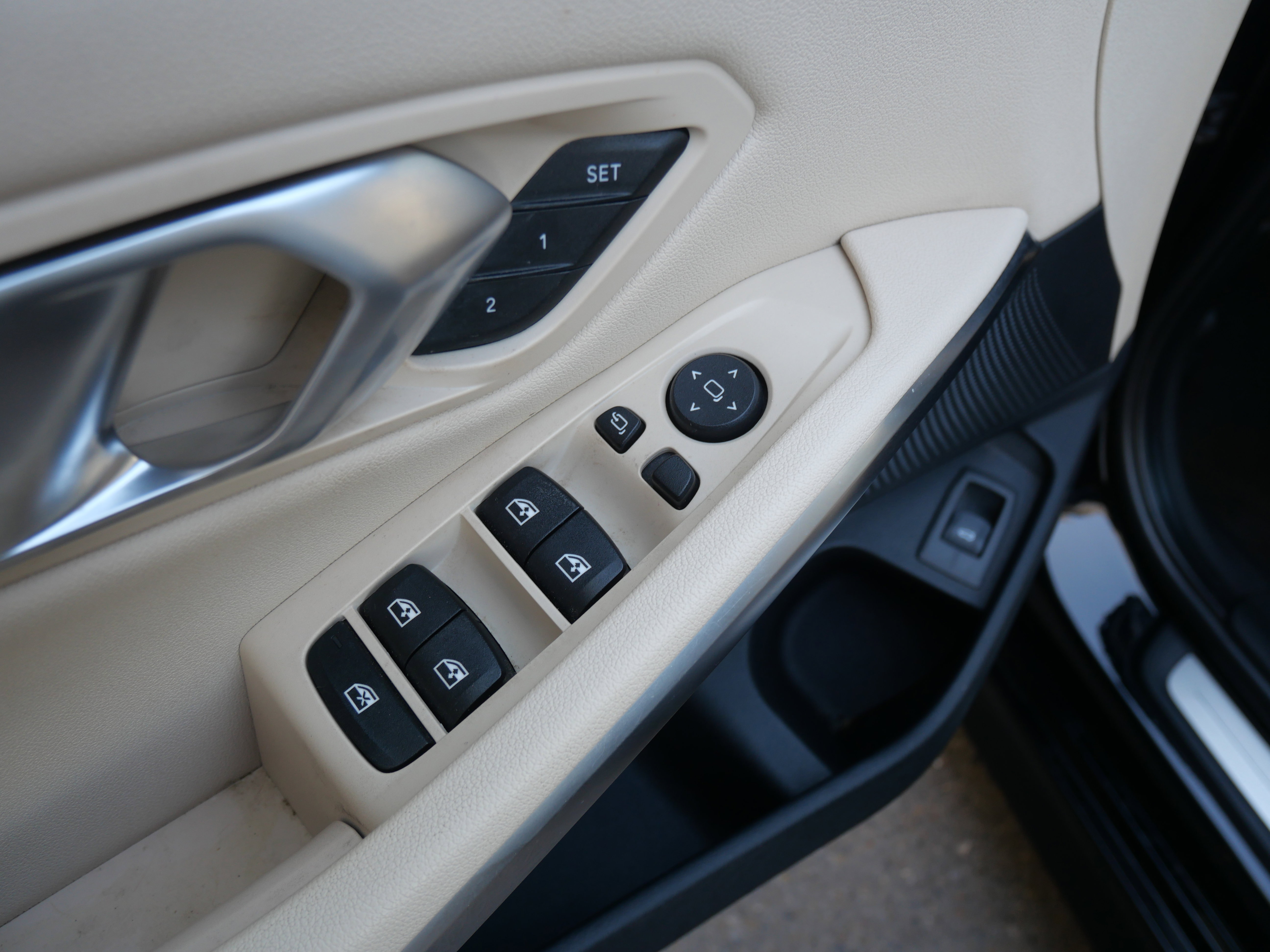 Used 2019 BMW 330i Sedan w/ Driving Assistance Package image 7