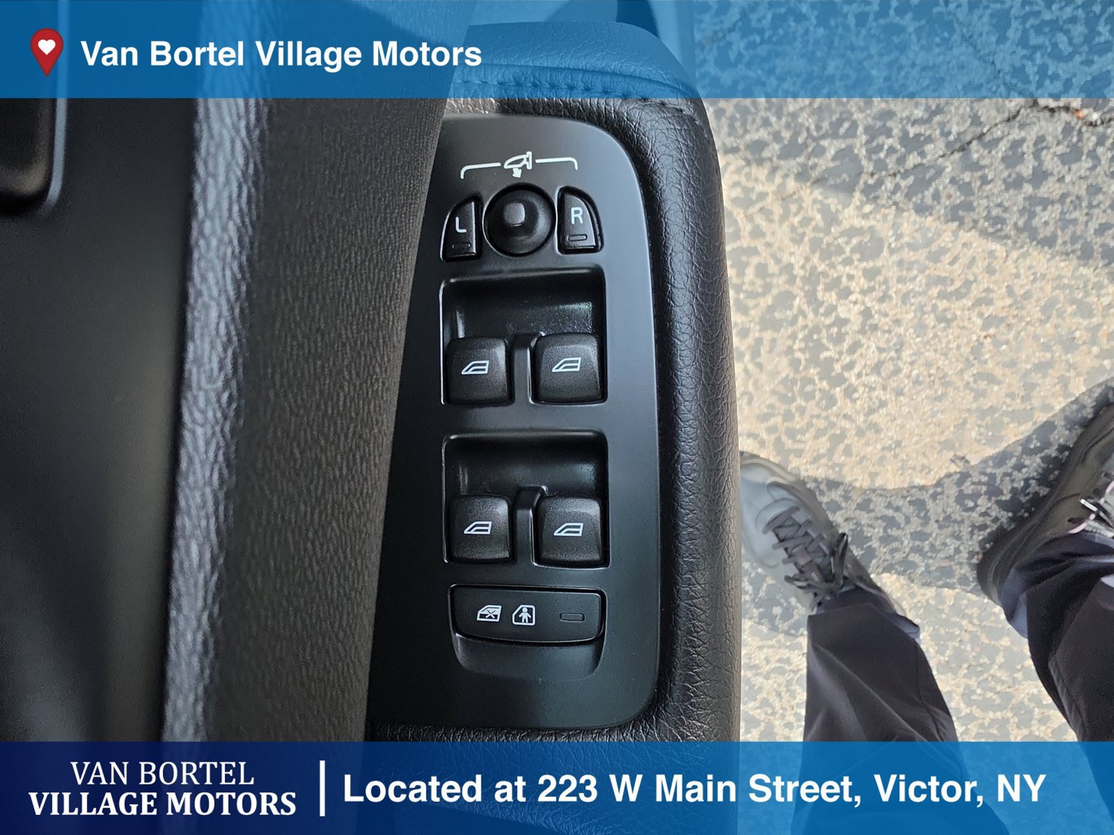 Used 2020 Volvo XC60 T5 Momentum w/ Protection Package Premier AWD/4WD image 11