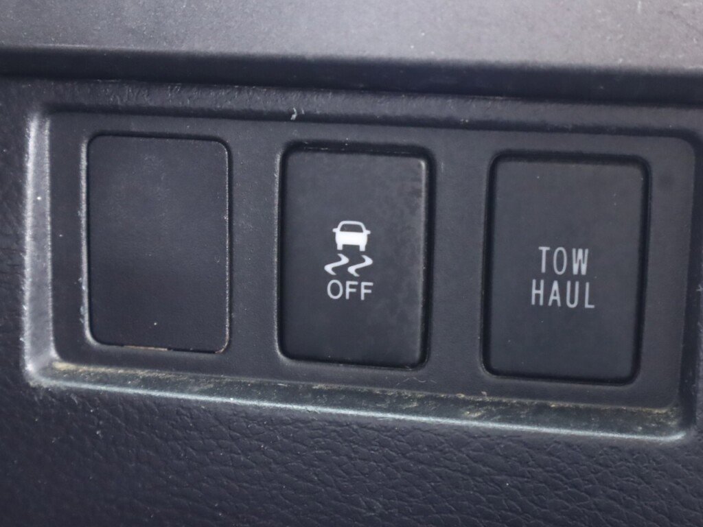 Used 2015 Toyota Tundra SR5 w/ SR5 Upgrade Package AWD/4WD image 26